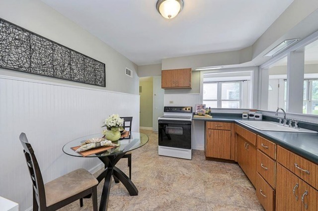 1003 Howard St, Wheaton, IL 60187 photo 14