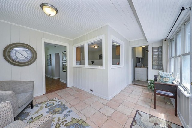 1003 Howard St, Wheaton, IL 60187 photo 3