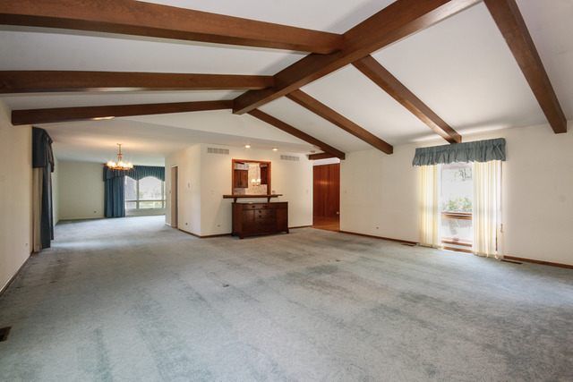 800 Ridgemoor Dr, Willowbrook, IL 60527 photo 8