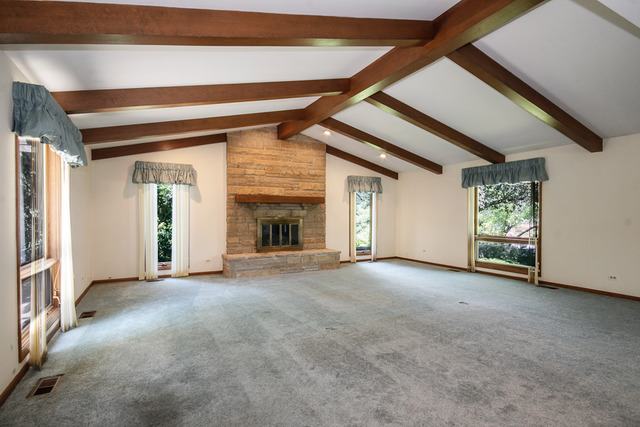 800 Ridgemoor Dr, Willowbrook, IL 60527 photo 7