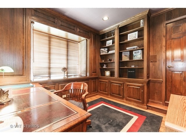 309 Trinity Ln, Oak Brook, IL 60523 photo 8