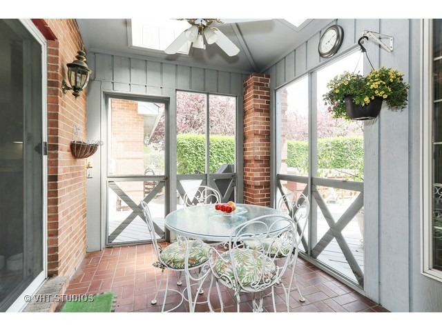 309 Trinity Ln, Oak Brook, IL 60523 photo 17