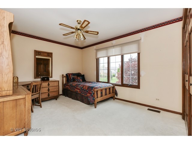 309 Trinity Ln, Oak Brook, IL 60523 photo 10
