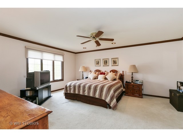 309 Trinity Ln, Oak Brook, IL 60523 photo 12