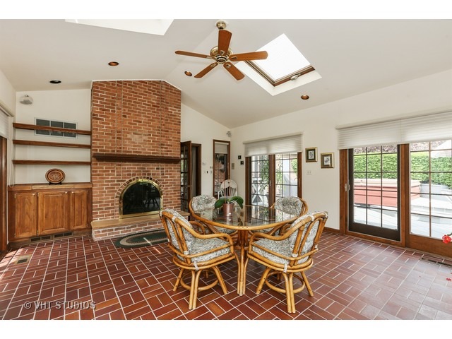 309 Trinity Ln, Oak Brook, IL 60523 photo 16