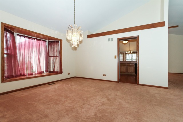 425 Ginger Ln, Elgin, IL 60120 photo 5