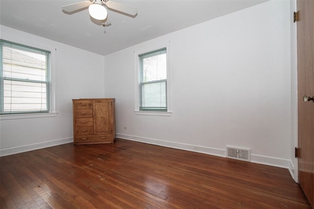 546 Rose Ave, Des Plaines, IL 60016 photo 15
