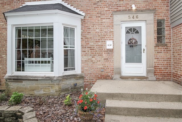 546 Rose Ave, Des Plaines, IL 60016 photo 2