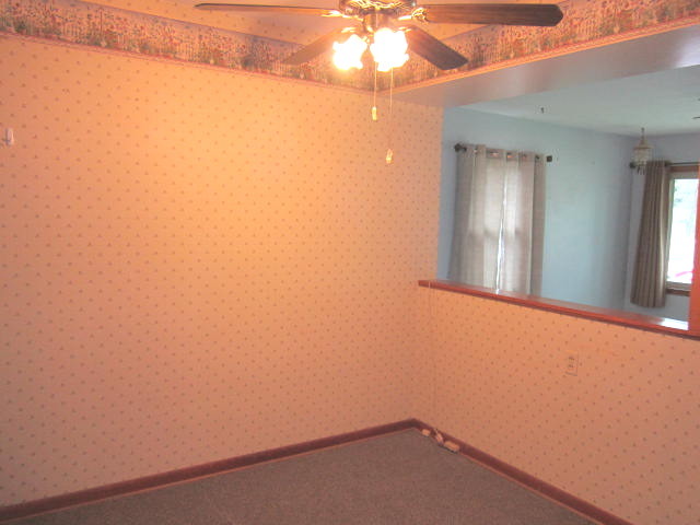 604 E Macomb St, Belvidere, IL 61008 photo 8