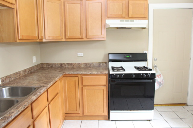 632 Sherman Ave, Elgin, IL 60120 photo 10