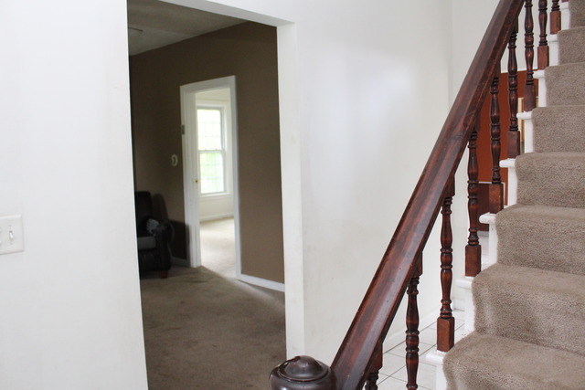 632 Sherman Ave, Elgin, IL 60120 photo 4