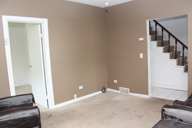 632 Sherman Ave, Elgin, IL 60120 photo 3