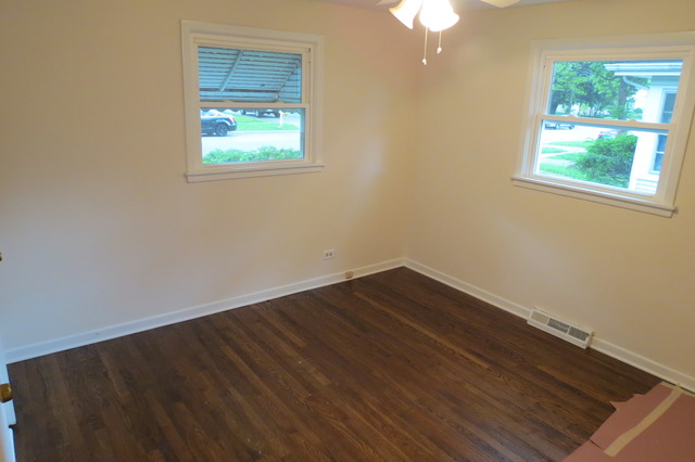325 Triggs Ave, Elgin, IL 60123 photo 6
