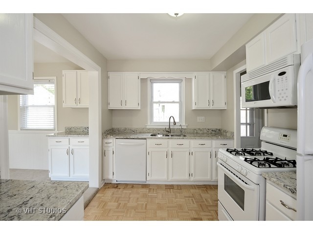 212 S Morgan Ave, Wheaton, IL 60187 photo 5