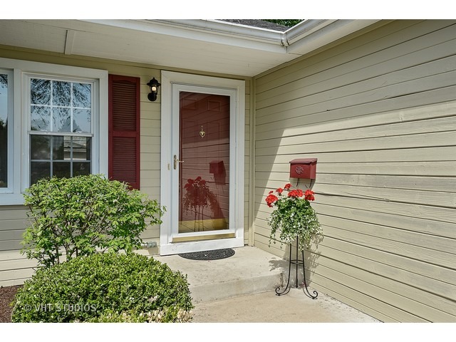 212 S Morgan Ave, Wheaton, IL 60187 photo 2