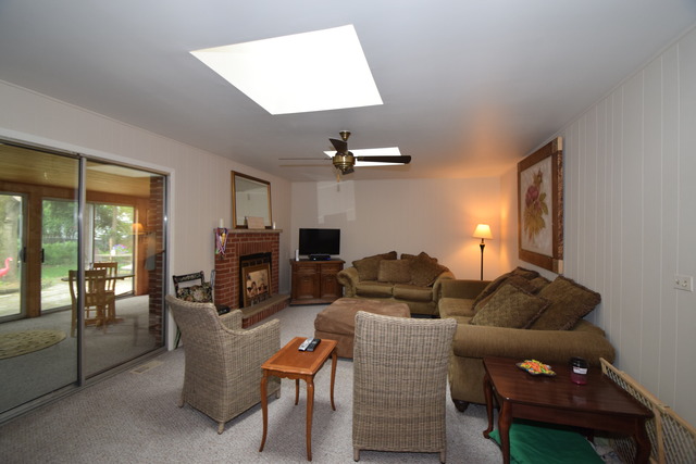 1502 Crown Dr, Glenview, IL 60025 photo 7
