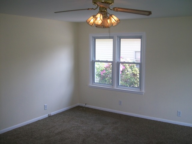 214 N Friendly Ave, Mchenry, IL 60051 photo 5