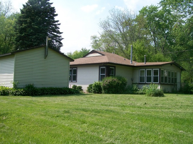 214 N Friendly Ave, Mchenry, IL 60051 photo 9