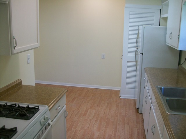214 N Friendly Ave, Mchenry, IL 60051 photo 4