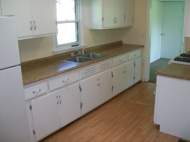 214 N Friendly Ave, Mchenry, IL 60051 photo 3