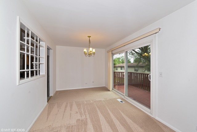 541 Smith Rd, Lisle, IL 60532 photo 2