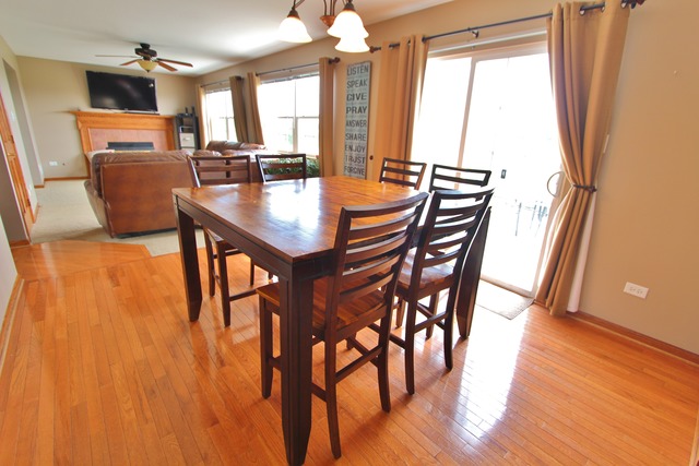 1827 Sunset Ln, Morris, IL 60450 photo 8