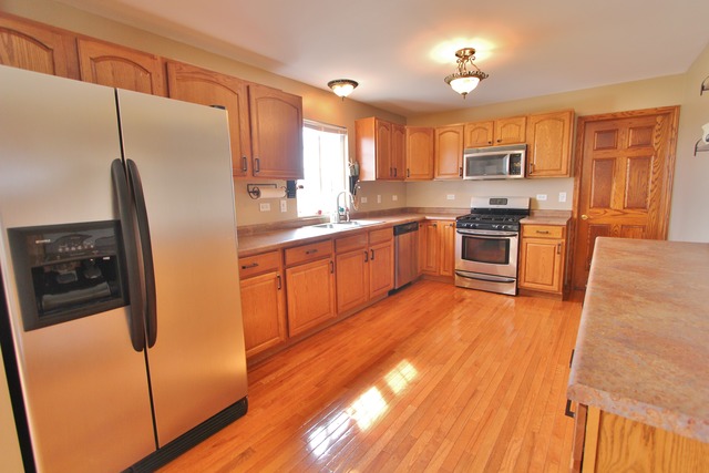 1827 Sunset Ln, Morris, IL 60450 photo 4