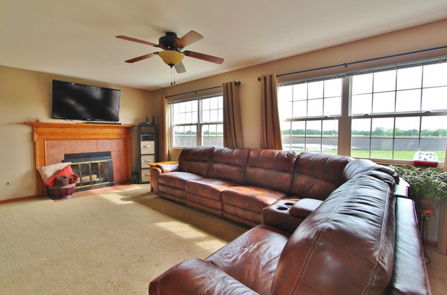 1827 Sunset Ln, Morris, IL 60450 photo 9