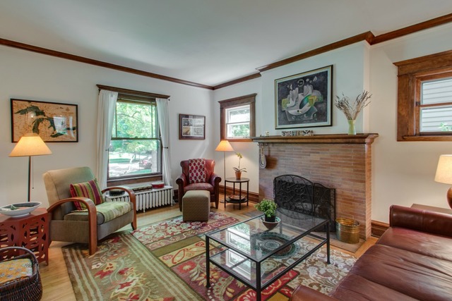 1124 Maple Ave, Evanston, IL 60202 photo 2