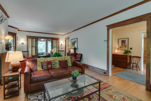 1124 Maple Ave, Evanston, IL 60202 photo 3