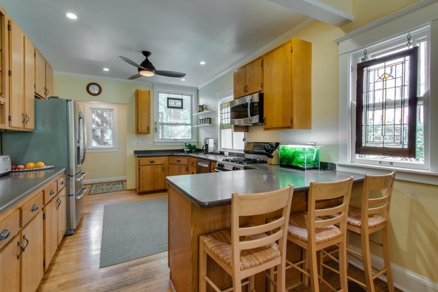 1124 Maple Ave, Evanston, IL 60202 photo 8