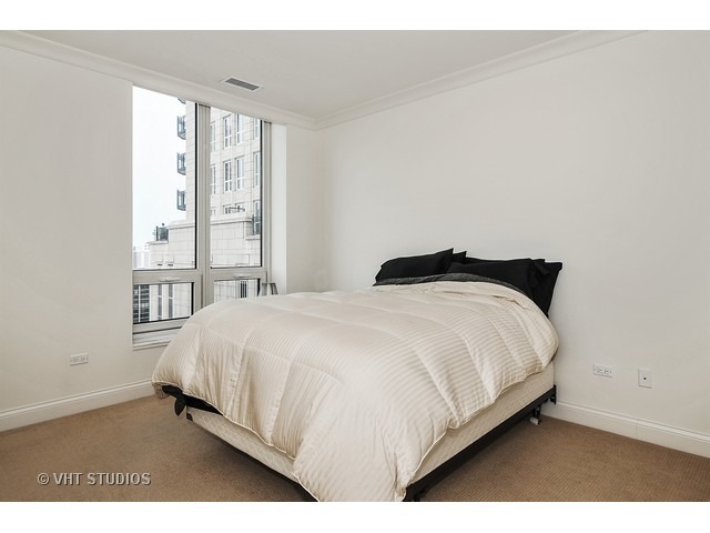 10 E Delaware Pl #28a, Chicago, IL 60611 photo 7