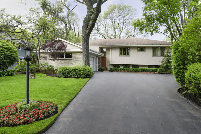 870 Oak Dr, Glencoe, IL 60022 photo 1