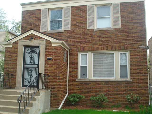 1525 E 76th Pl, Chicago, IL 60619 photo 1