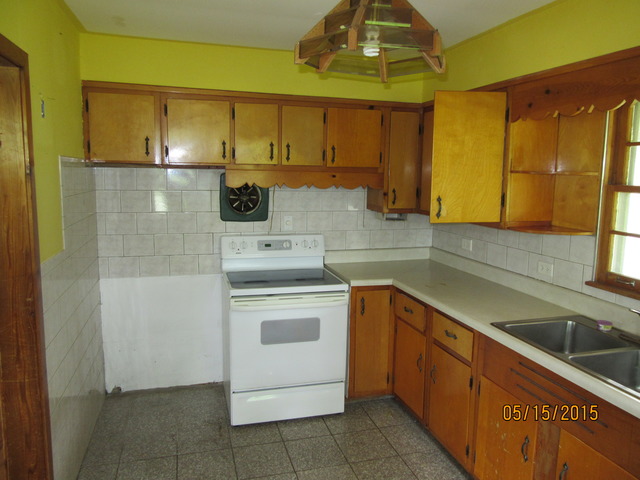 721 Area St, Mchenry, IL 60051 photo 2