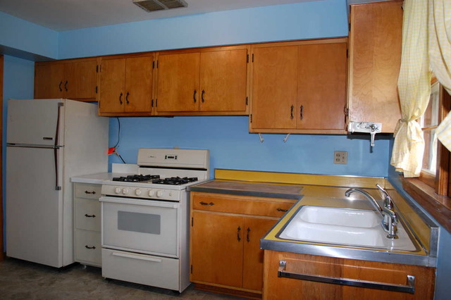 177 S Union St, Elgin, IL 60123 photo 3