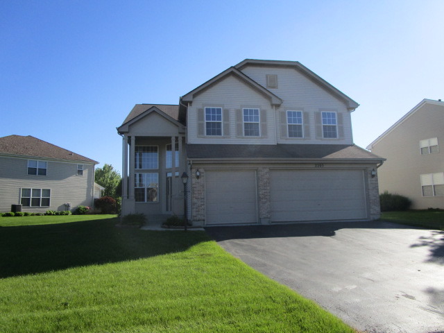 2203 Barrett Dr, Algonquin, IL 60102 photo 1