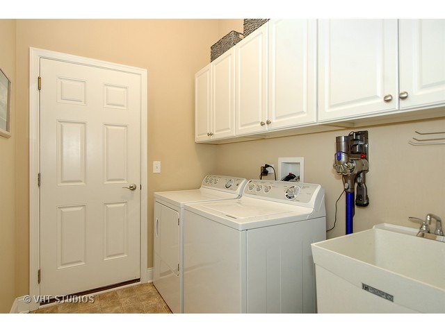3869 Seigle Dr, Elgin, IL 60124 photo 14