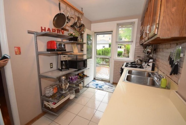 10955 S Artesian Ave, Chicago, IL 60655 photo 7
