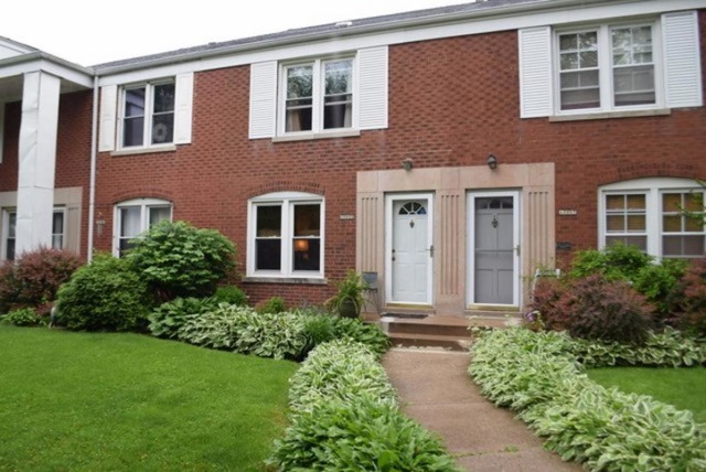 10955 S Artesian Ave, Chicago, IL 60655 photo 1