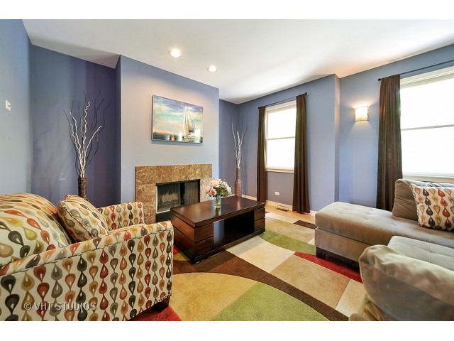 556 E 32nd St #d, Chicago, IL 60616 photo 3