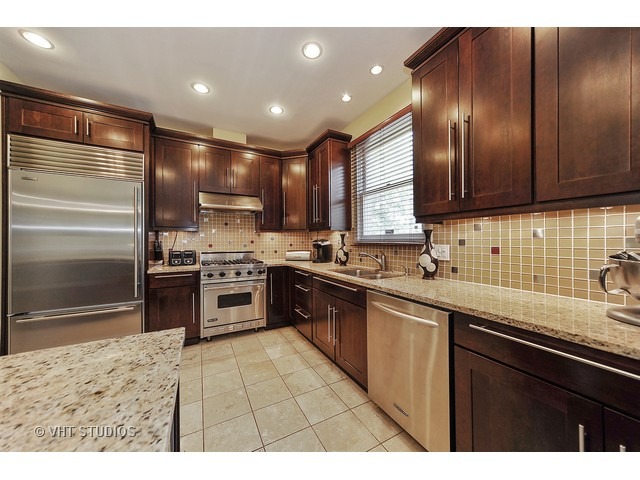 556 E 32nd St #d, Chicago, IL 60616 photo 5