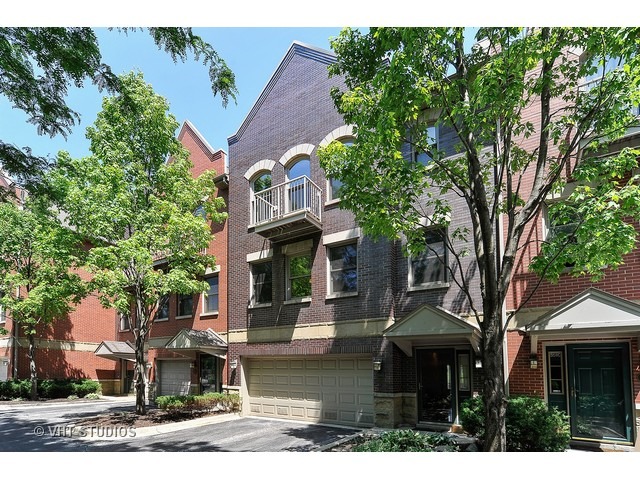 556 E 32nd St #d, Chicago, IL 60616 photo 1