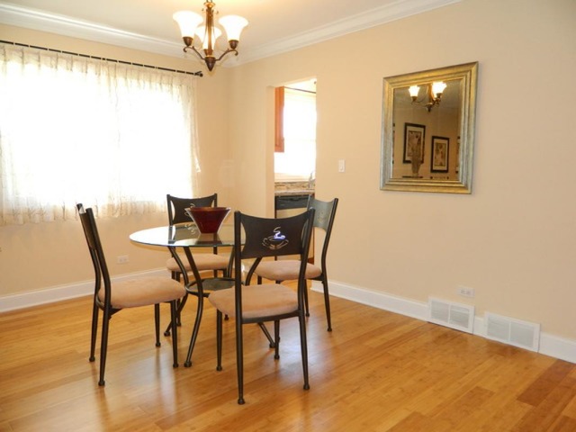 645 Randi Ln, Hoffman Estates, IL 60169 photo 9