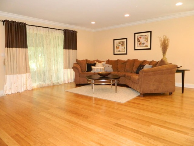 645 Randi Ln, Hoffman Estates, IL 60169 photo 8