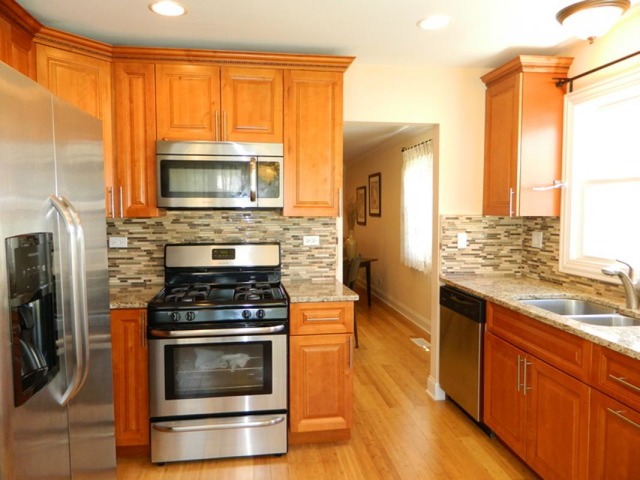 645 Randi Ln, Hoffman Estates, IL 60169 photo 3
