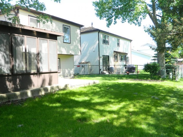 645 Randi Ln, Hoffman Estates, IL 60169 photo 23