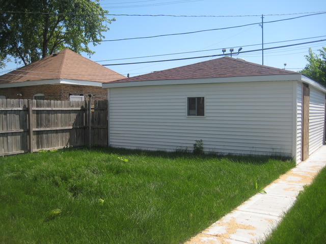 5757 S Artesian Ave, Chicago, IL 60629 photo 17