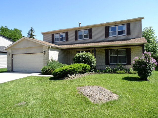 1225 W Dovington Dr, Hoffman Estates, IL 60169 photo 1