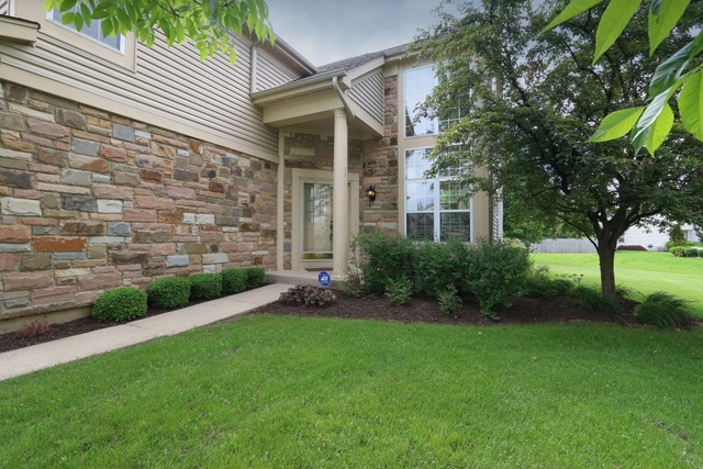 1555 Mission Ct, Bartlett, IL 60103 photo 1